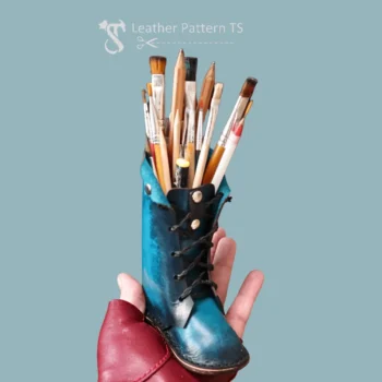 Leather boot keychain pattern adapted as pencil stand with brushes inside